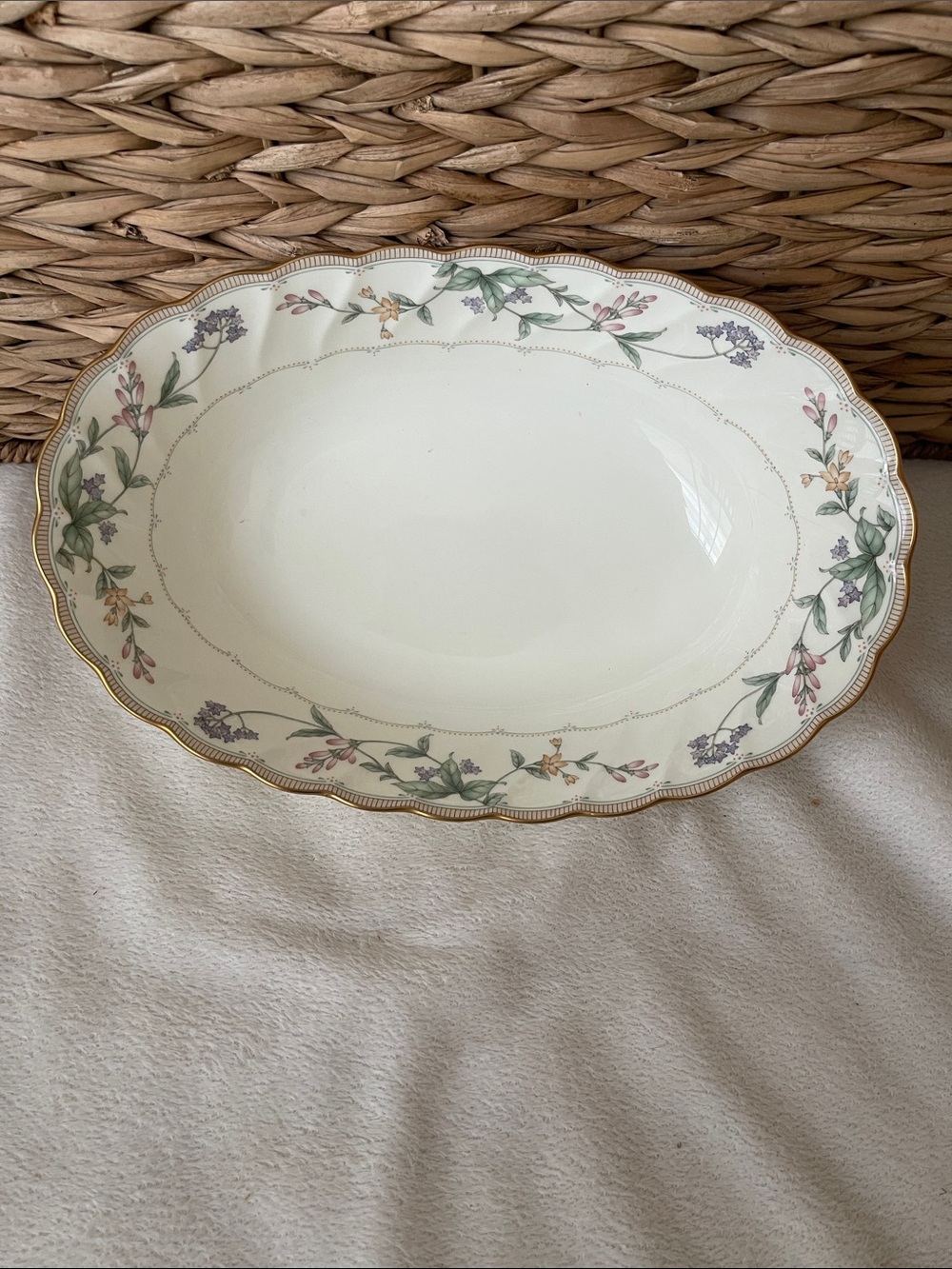 Noritake Brookhollow Pattern Oval Vegetable Bowl 10”
